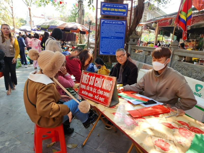 Đầu xuân đến thăm ngôi Đền linh thiêng tại Lạng Sơn