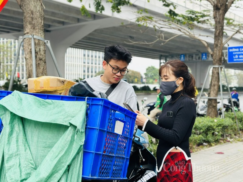 Nâng chất lượng dịch vụ, nhiều sàn thương mại điện tử giao hàng xuyên Tết