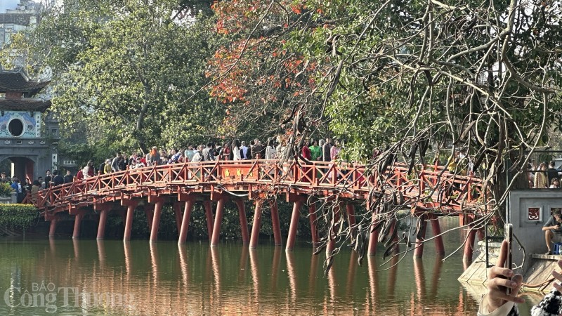 Nhiều hội Xuân đặc sắc diễn ra ngày mùng 2 Tết tại Thủ Đô