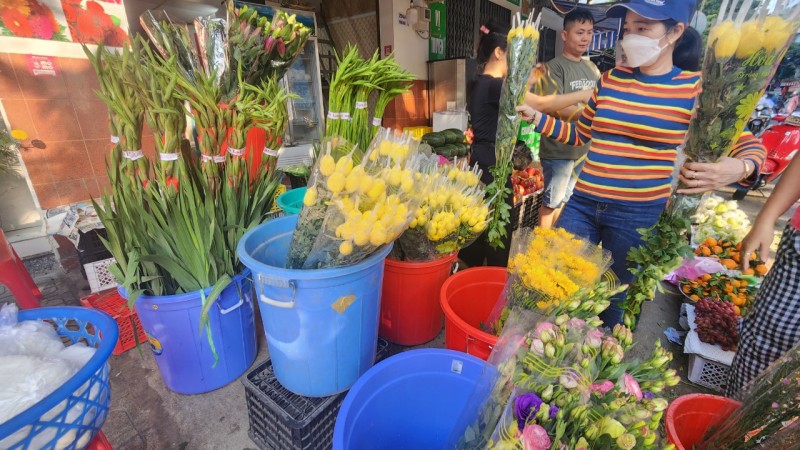 TP. Hồ Chí Minh: Chợ, siêu thị vắng khách trong ngày mùng 3 Tết