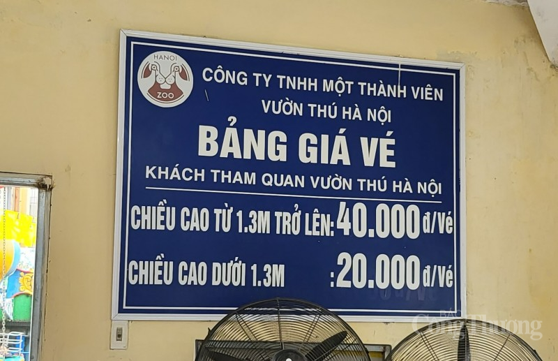 Công viên Thủ Lệ đông nghịt người ngày cuối kỳ nghỉ Tết Nguyên đán