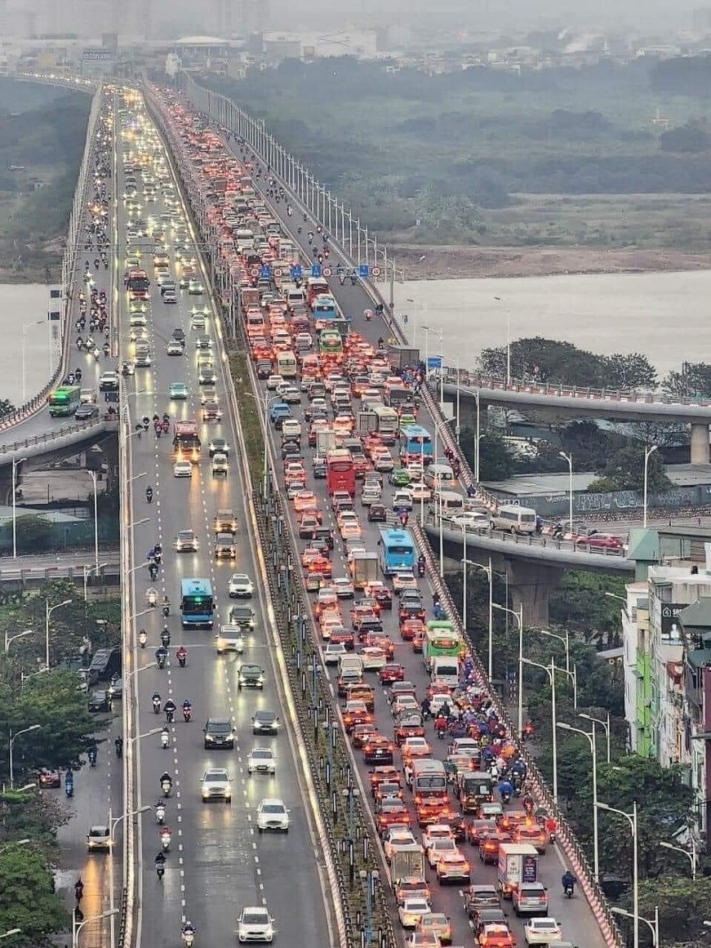 Hà Nội: Đường phố đông đúc trở lại sau kỳ nghỉ Tết Nguyên đán