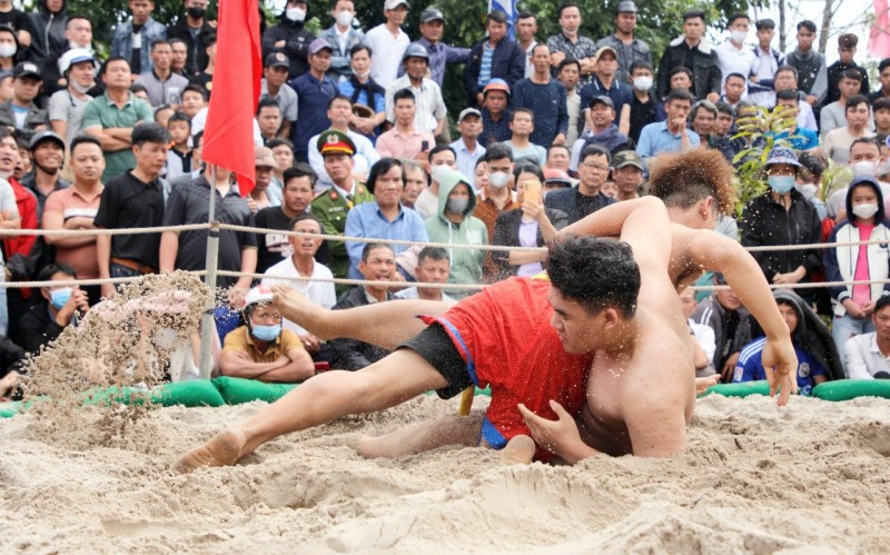 Thừa Thiên Huế: Sôi động xem hội vật làng Thủ Lễ đầu xuân Thừa Thiên Huế: Sôi động hội vật làng Thủ Lễ đầu xuân