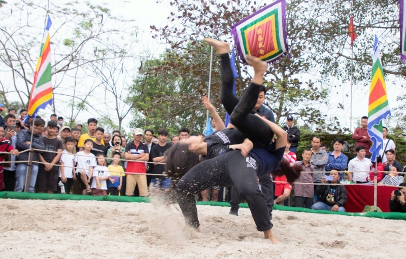 Thừa Thiên Huế: Sôi động xem hội vật làng Thủ Lễ đầu xuân Thừa Thiên Huế: Sôi động hội vật làng Thủ Lễ đầu xuân