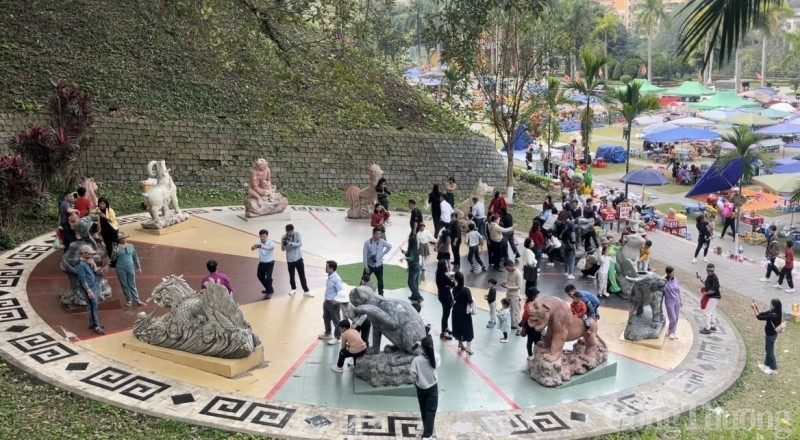 Vì sao du khách đổ về Đền Thượng Lào Cai những ngày đầu năm mới? Vì sao du khách đổ về Đền Thượng Lào Cai những ngày đầu năm mới?