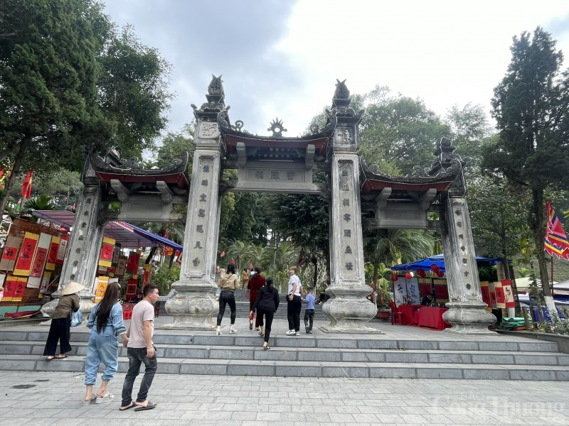 Vì sao du khách đổ về Đền Thượng Lào Cai những ngày đầu năm mới? Vì sao du khách đổ về Đền Thượng Lào Cai những ngày đầu năm mới?