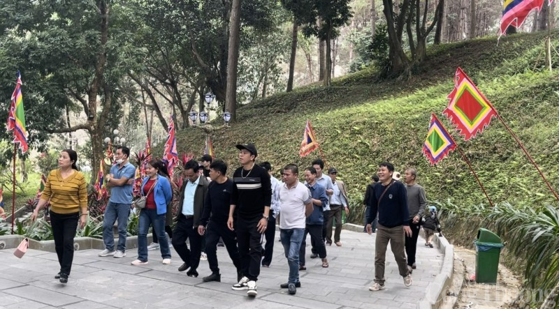 Vì sao du khách đổ về Đền Thượng Lào Cai những ngày đầu năm mới? Vì sao du khách đổ về Đền Thượng Lào Cai những ngày đầu năm mới?