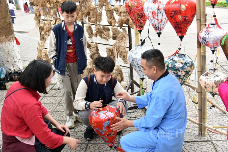 Khám phá “Sắc thái văn hóa Hội An” trong lòng Hà Nội Khám phá “Sắc thái văn hóa Hội An” trong lòng Hà Nội