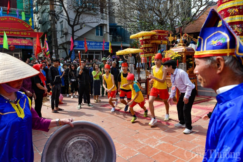Hà Nội: Cả làng đốt rơm thi thổi cơm giữa trưa Hà Nội: Cả làng đốt rơm thi thổi cơm giữa trưa