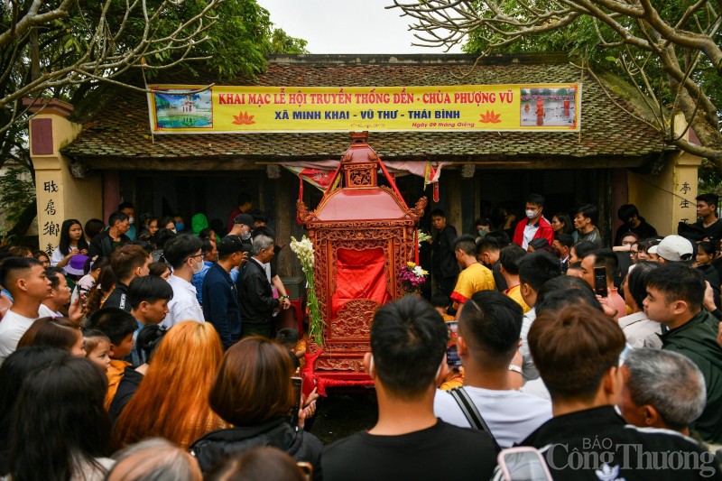 Thái Bình: Về lễ hội chùa Phượng Vũ xem kiệu 