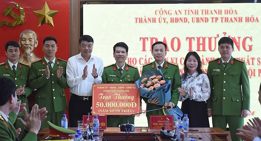 Thanh Hóa: Trao thưởng cho hai đơn vị triệt phá 2 chuyên án ma túy “khủng”