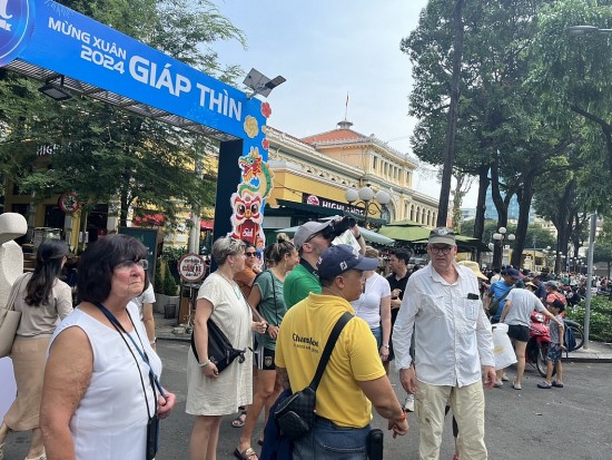 tp ho chi minh muon lan toa hinh anh du lich ra the gioi qua cnn bbc news