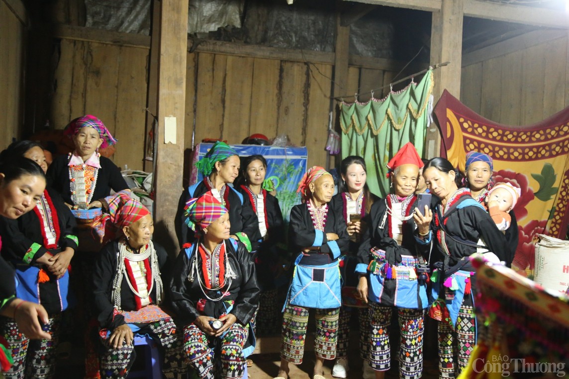 Điện Biên: Độc đáo nghi lễ cưới của người Dao đỏ Huổi Sâu Điện Biên: Độc đáo nghi lễ cưới của người Dao đỏ Huổi Sâu
