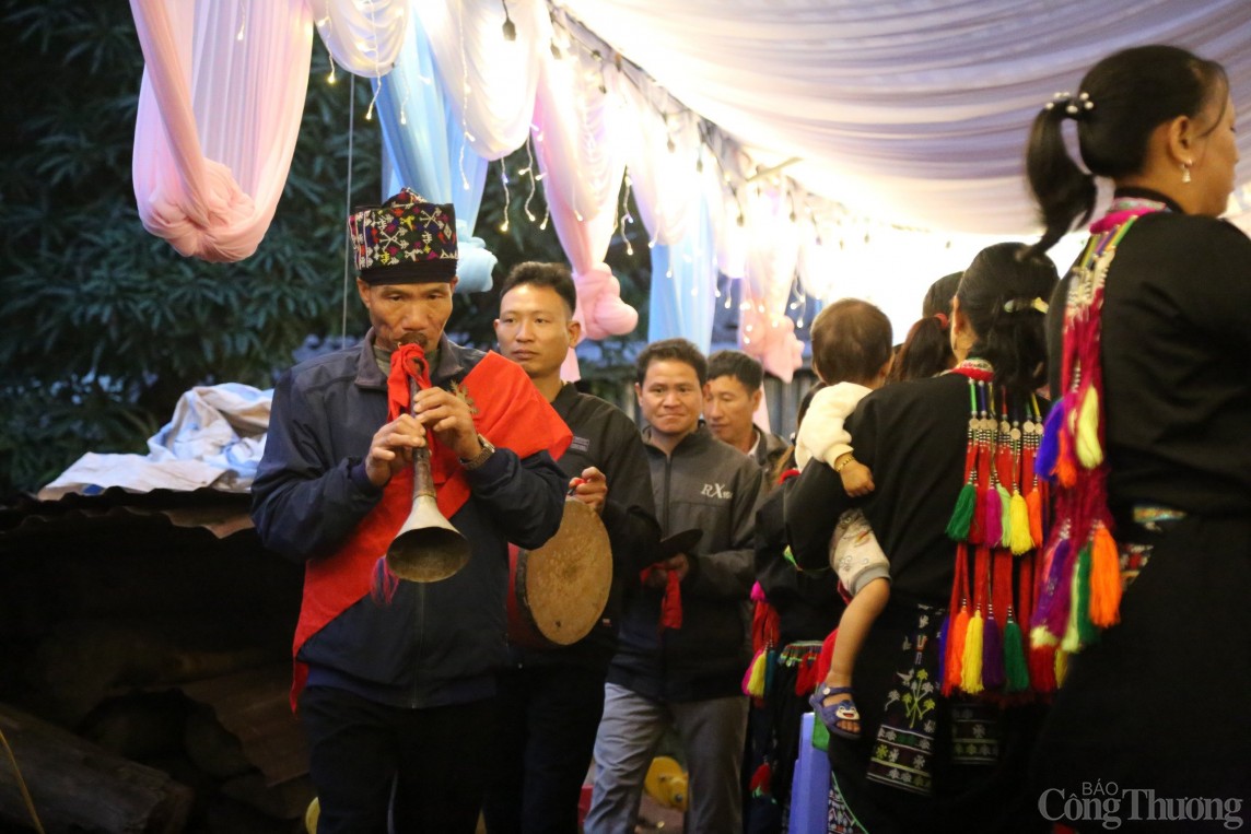 Điện Biên: Độc đáo nghi lễ cưới của người Dao đỏ Huổi Sâu Điện Biên: Độc đáo nghi lễ cưới của người Dao đỏ Huổi Sâu