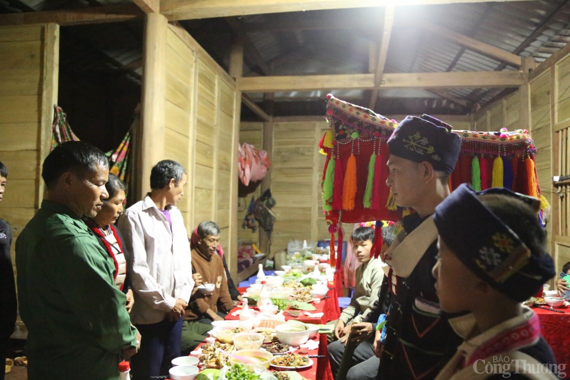 Điện Biên: Độc đáo nghi lễ cưới của người Dao đỏ Huổi Sâu Điện Biên: Độc đáo nghi lễ cưới của người Dao đỏ Huổi Sâu