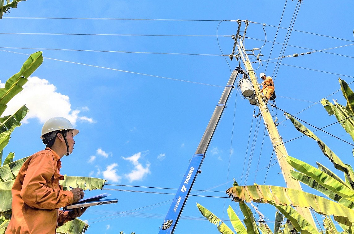 Đảm bảo cung cấp điện mùa khô năm 2024 tại các tỉnh thành phía Nam