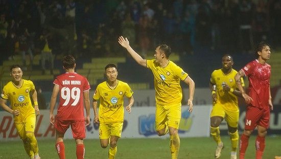 Bảng xếp hạng vòng 10 V-League 2023/2024 ngày 24/2: Thanh Hóa-Bình Dương phả hơi nóng vào gáy Nam Định, SLNA thua đau