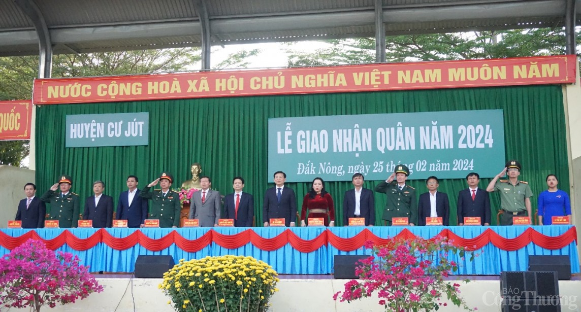 Đắk Nông: Hơn 1.000 tân binh hăng hái lên đường thực hiện nghĩa vụ quân sự năm 2024