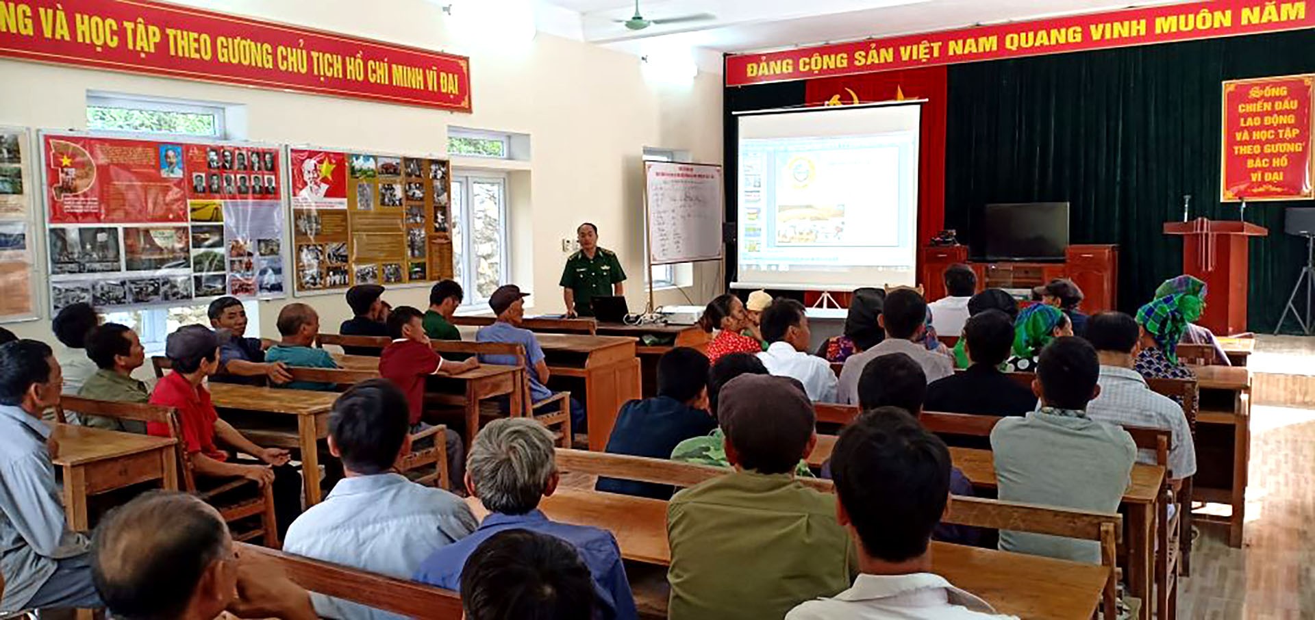 Chuyện những người “Ăn rừng ngủ núi” giữ biên ở Hà Giang - Bài 1: Những sỹ quan quân hàm xanh về làm cán bộ xã