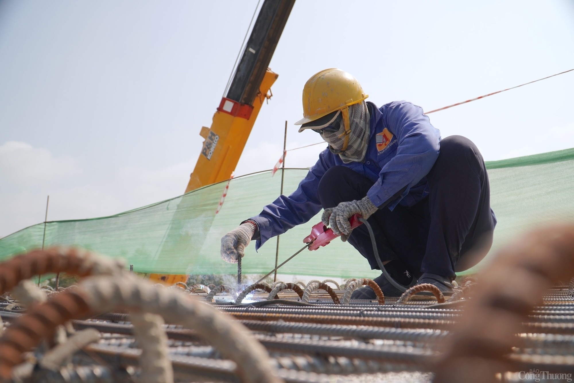 Hối hả trên công trường cao tốc Vân Phong - Nha Trang