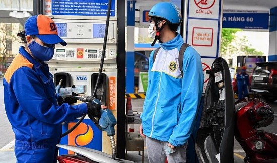 Giá xăng dầu hôm nay ngày 5/8/2024: Giá xăng dầu giảm sâu hơn sau tuyên bố của OPEC+