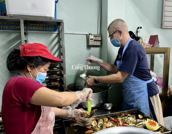 tp ho chi minh can nhan rong nhung quan com 2000 dong cho nguoi ngheo