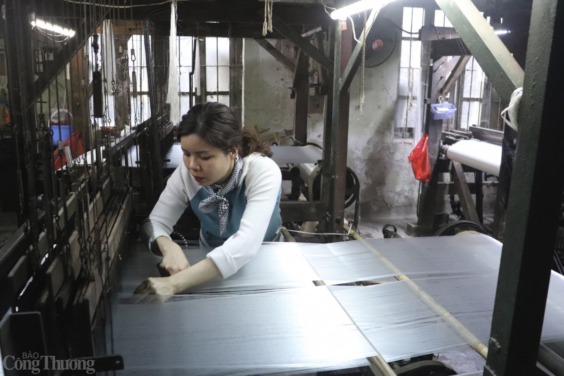 Mang lại giá trị kinh tế cao từ tinh hoa nét Lụa Vạn Phúc Mang lại giá trị kinh tế cao từ tinh hoa nét Lụa Vạn Phúc