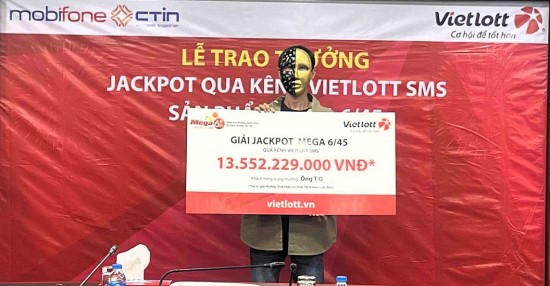 Nhận thưởng tiền tỷ Jackpot Vietlott, một khách hàng tiết lộ thói quen