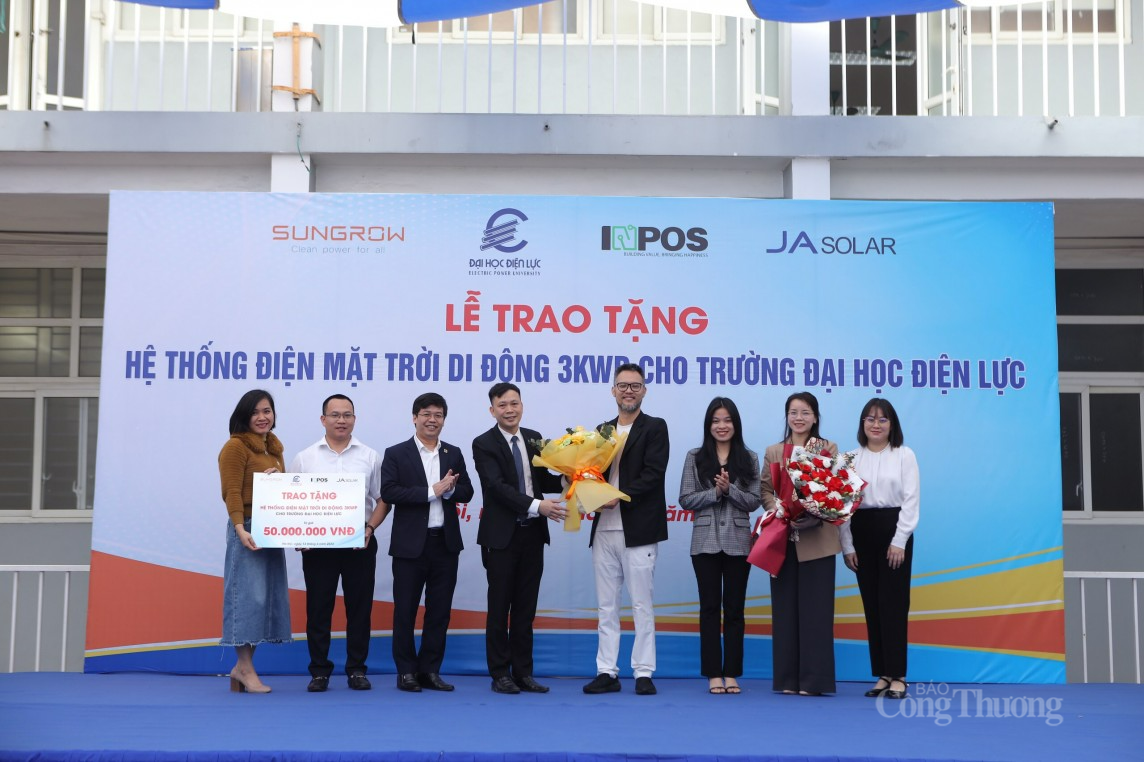 INPOS trao tặng hệ thống điện mặt trời di động 3KWP cho Trường Đại học Điện lực