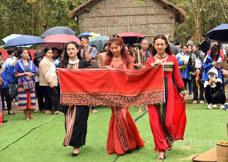 Thổ cẩm, nét văn hóa đặc trưng của đồng bào S’tiêng Thổ cẩm, nét văn hóa đặc trưng của đồng bào S’tiêng