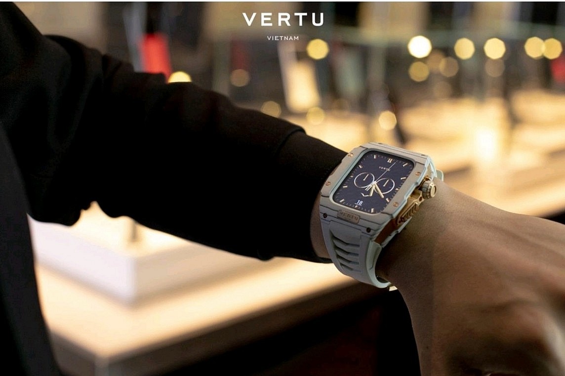 Vertu Watch cao cấp chính hãng lần đầu tiên có mặt tại Việt Nam