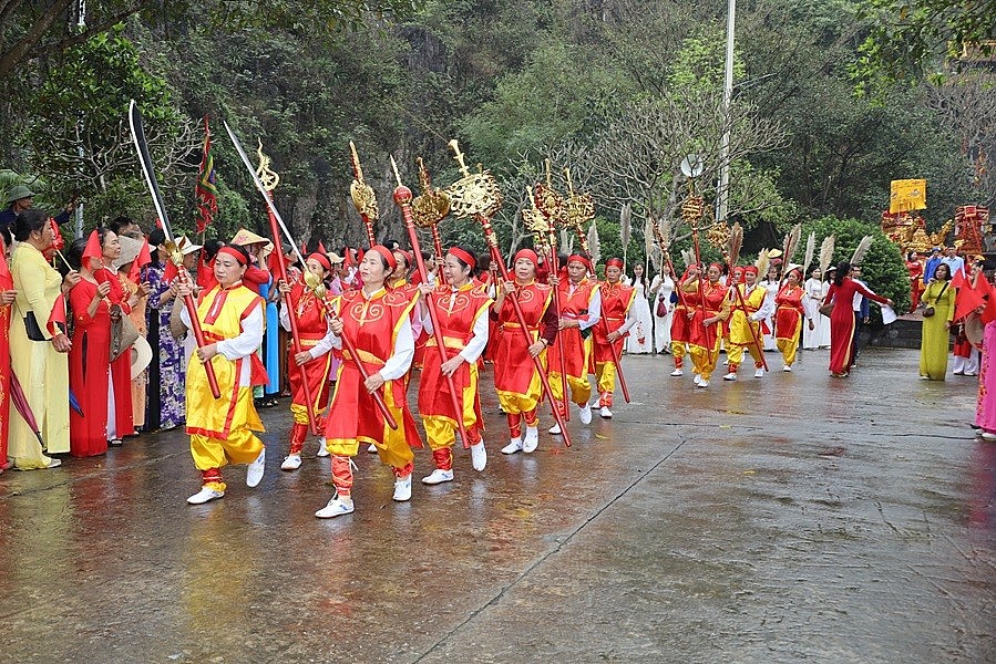 Ninh Bình: Tổ chức Lễ rước kiệu, dâng hương kỷ niệm 1100 năm ngày sinh Đinh Tiên Hoàng Đế