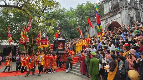 Lễ hội đền Bà Triệu được tổ chức tại Khu di tích Quốc gia đặc biệt đền Bà Triệu. Ảnh dulichthanhhoa