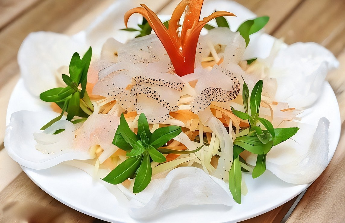 Sứa biển đang độ vào mùa, là món ăn ưa thích của nhiều người