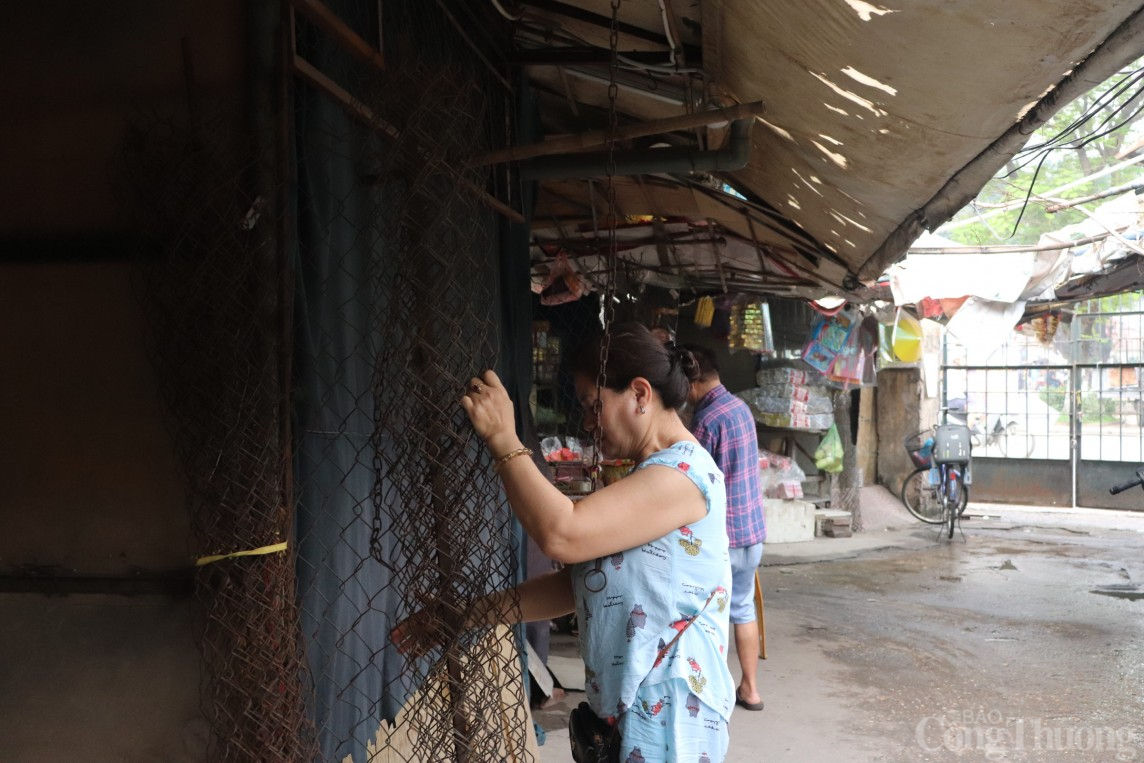 Hà Nội: Chợ Mai Động hoang tàn, tiểu thương bán thanh lý hàng gỡ vốn