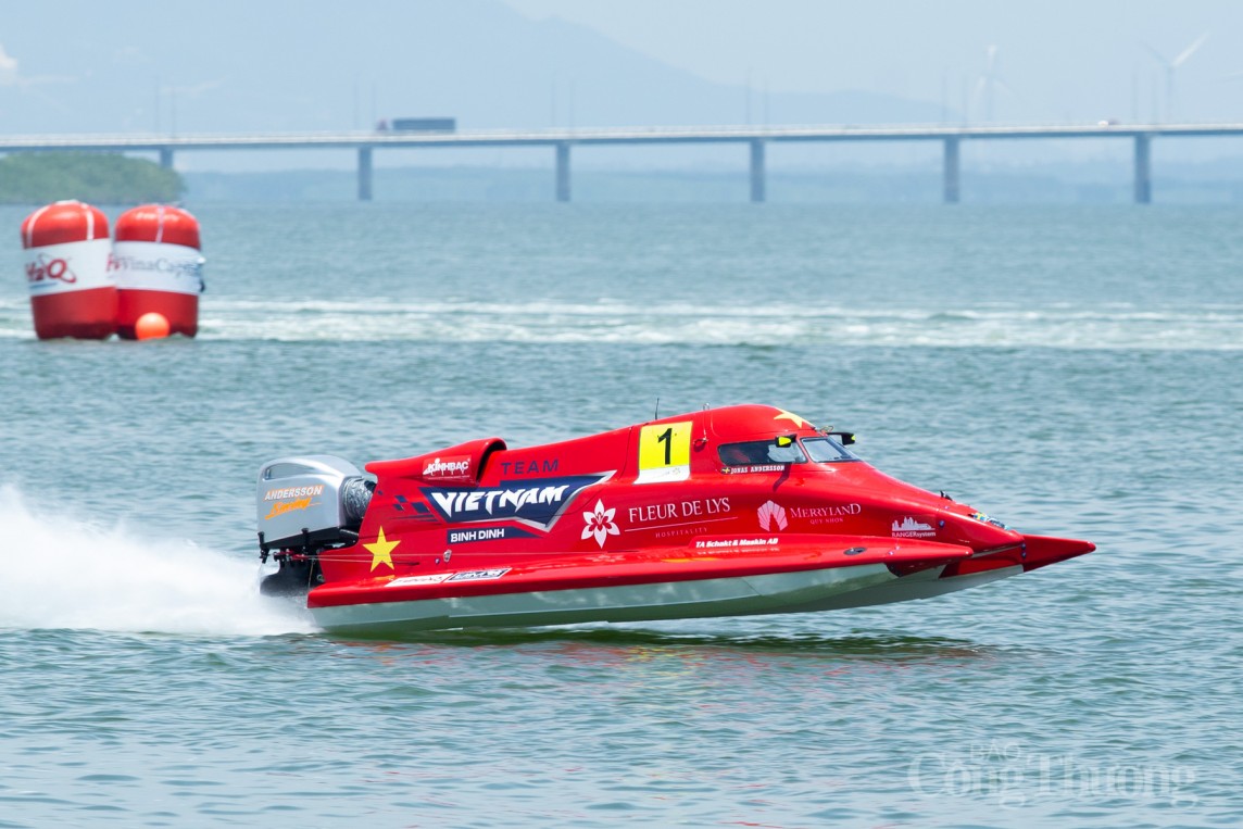 Thuyền máy Bình Định - Việt Nam khẳng định đẳng cấp tại Giải UIM F1H2O World Championship Thuyền máy Bình Định - Việt Nam khẳng định đẳng cấp tại Giải UIM F1H2O World Championship