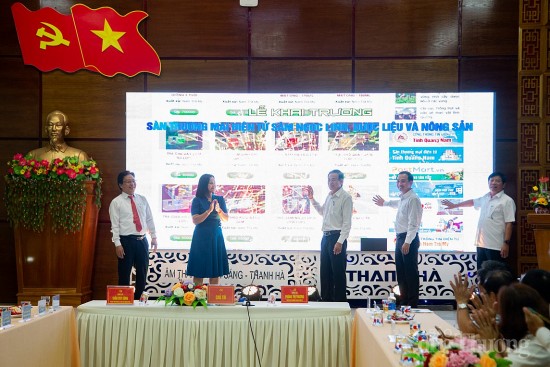 ra mat san thuong mai dien tu chinh thuc va duy nhat ve sam ngoc linh