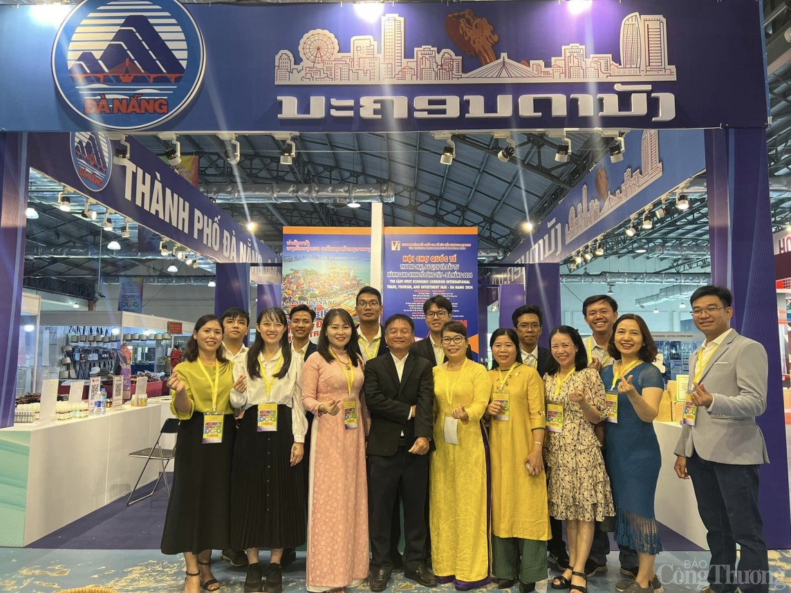 Hơn 200 gian hàng của các tỉnh, thành Việt Nam và nước bạn Lào tham dự Triển lãm tại Savannakhet Hơn 200 gian hàng của các tỉnh, thành Việt Nam và nước bạn Lào tham dự Triển lãm tại Savannakhet