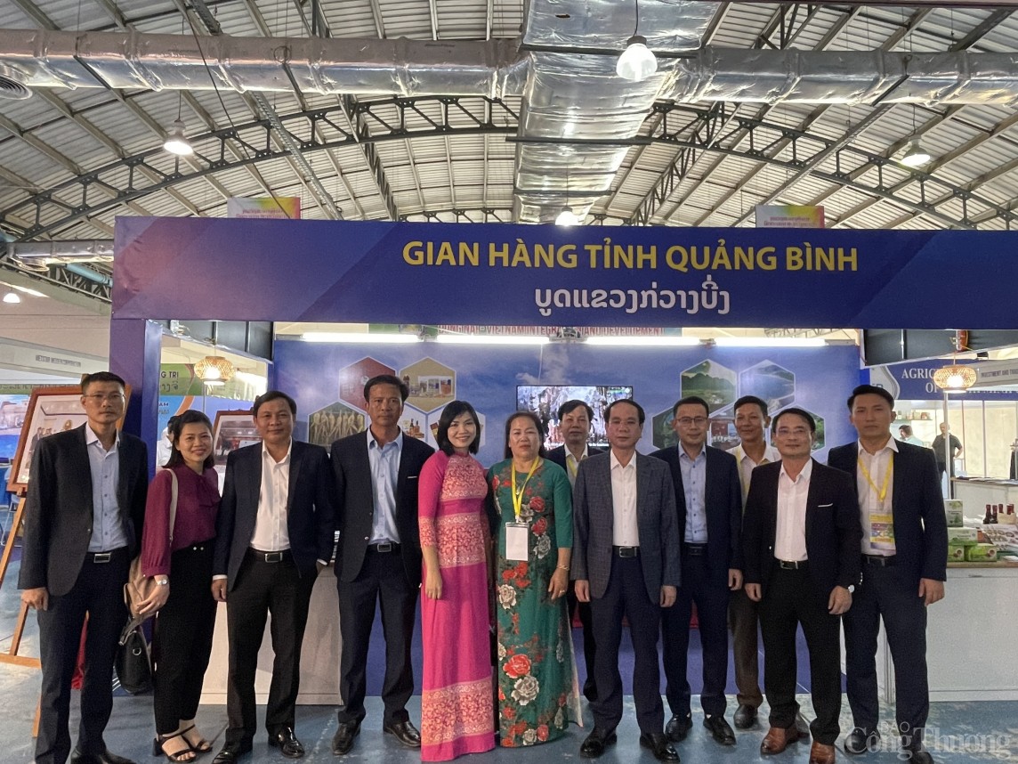 Hơn 200 gian hàng của các tỉnh, thành Việt Nam và nước bạn Lào tham dự Triển lãm tại Savannakhet Hơn 200 gian hàng của các tỉnh, thành Việt Nam và nước bạn Lào tham dự Triển lãm tại Savannakhet