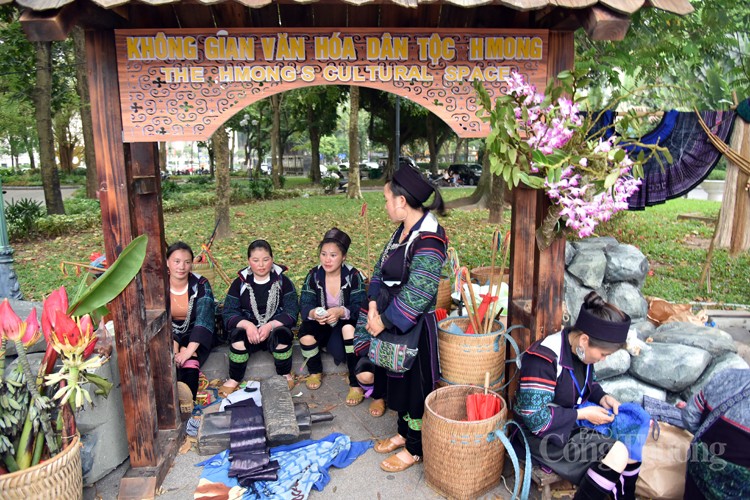 Trải nghiệm “Ngày hội văn hóa, du lịch Sa Pa tại Hà Nội” Trải nghiệm “Ngày hội văn hóa, du lịch Sa Pa tại Hà Nội”