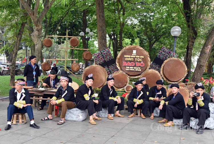 Trải nghiệm “Ngày hội văn hóa, du lịch Sa Pa tại Hà Nội” Trải nghiệm “Ngày hội văn hóa, du lịch Sa Pa tại Hà Nội”