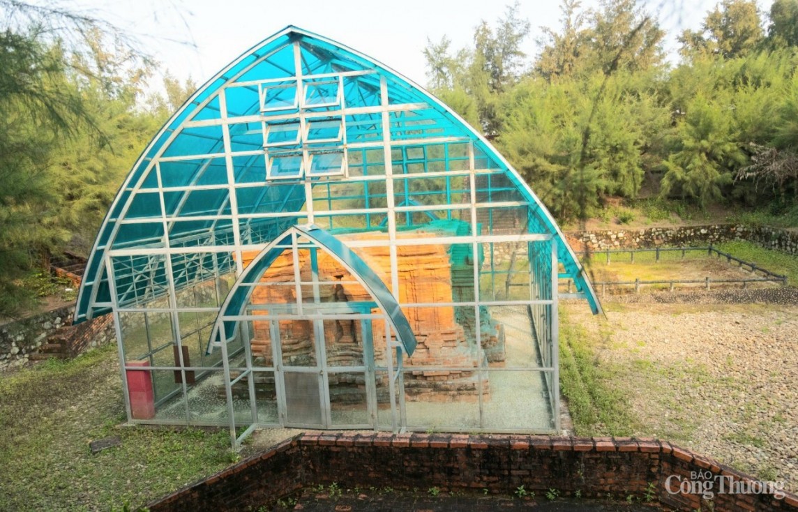 Thừa Thiên Huế: Ngắm nhìn tháp Chăm cổ lập kỷ lục thế giới Thừa Thiên Huế: Ngắm nhìn tháp Chăm cổ lập kỷ lục thế giới
