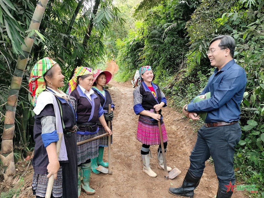 “Ngày cuối tuần cùng dân” giúp Mù Cang Chải khoác áo mới