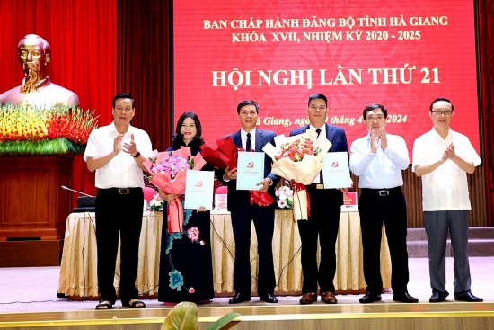 Hà Giang công bố các Quyết định của Ban Bí thư về công tác cán bộ