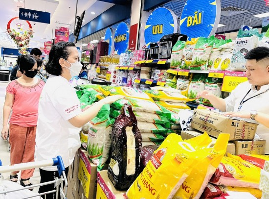 coopmart coopxtra uu dai khach hang thanh vien va gioi thieu hang ocop