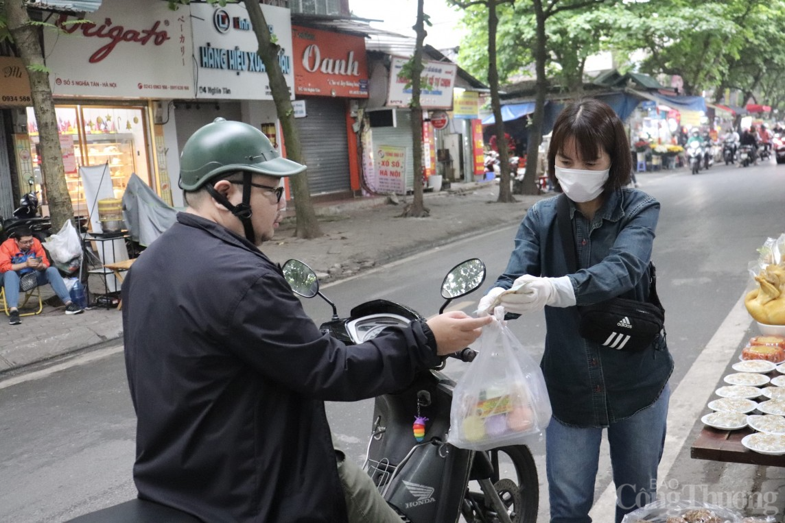 Hà Nội: Bánh trôi bánh chay đắt khách, người bán thu bạc triệu ngày Tết Hàn thực