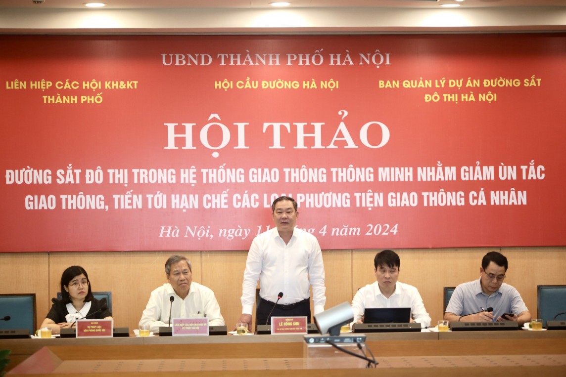 Hà Nội bàn về đường sắt đô thị, mong muốn giảm tải ùn tắc giao thông