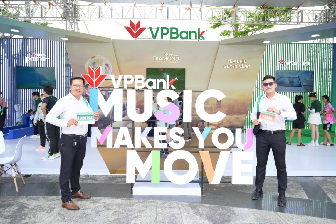 Hàng ngàn runner háo hức nhận BIB VPBank Can Tho Music Night Run 2024