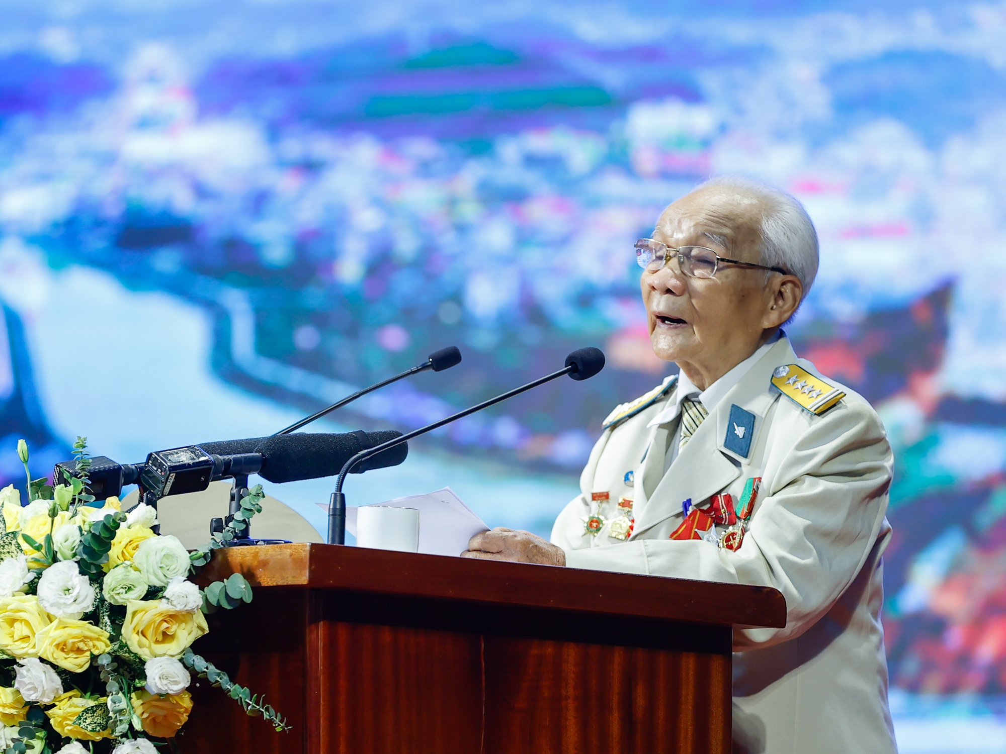 Thủ tướng: Không bao giờ quên những người làm nên "cột mốc vàng" lịch sử Điện Biên Phủ