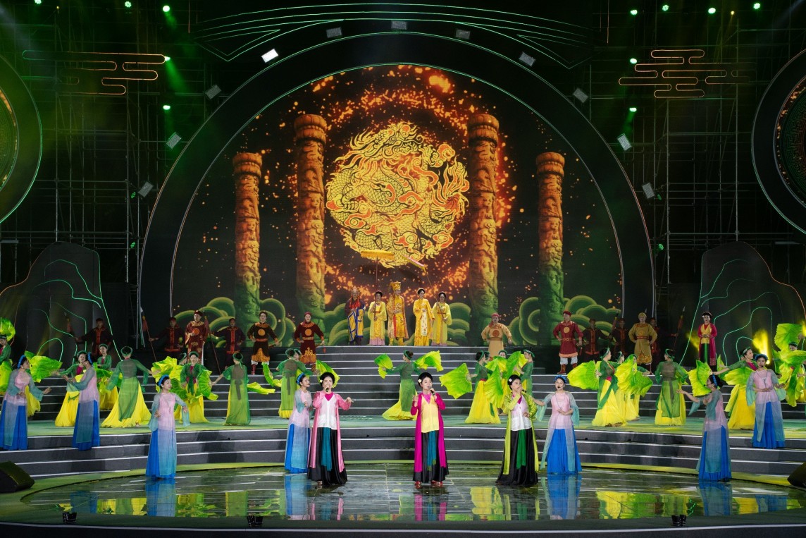 Ninh Bình: Long trọng tổ chức kỷ niệm 1.100 năm ngày sinh Đinh Tiên Hoàng Đế Ninh Bình: Long trọng tổ chức kỷ niệm 1.100 năm ngày sinh Đinh Tiên Hoàng Đế